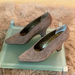 Ann Klein Vintage Taupe Suede Pumps